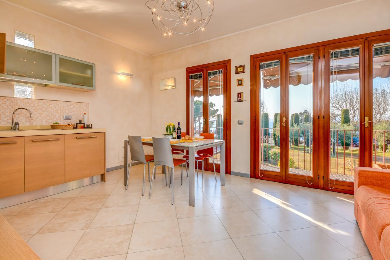 Barcone 1 Apartment Sirmione Bagian luar foto