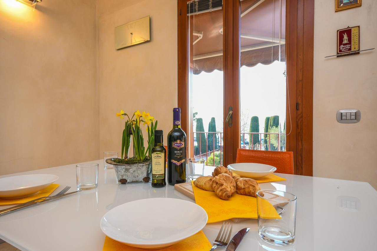 Barcone 1 Apartment Sirmione Bagian luar foto