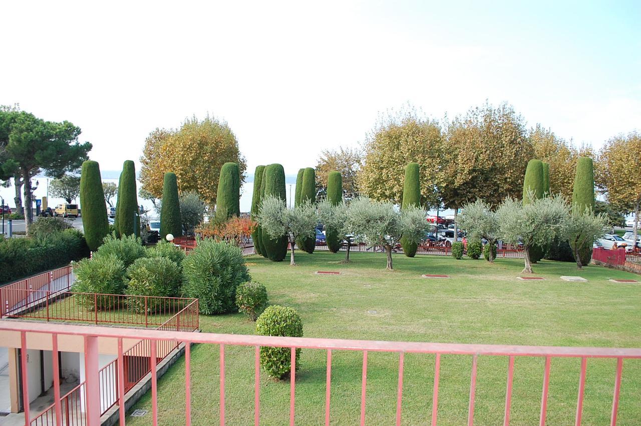 Barcone 1 Apartment Sirmione Bagian luar foto