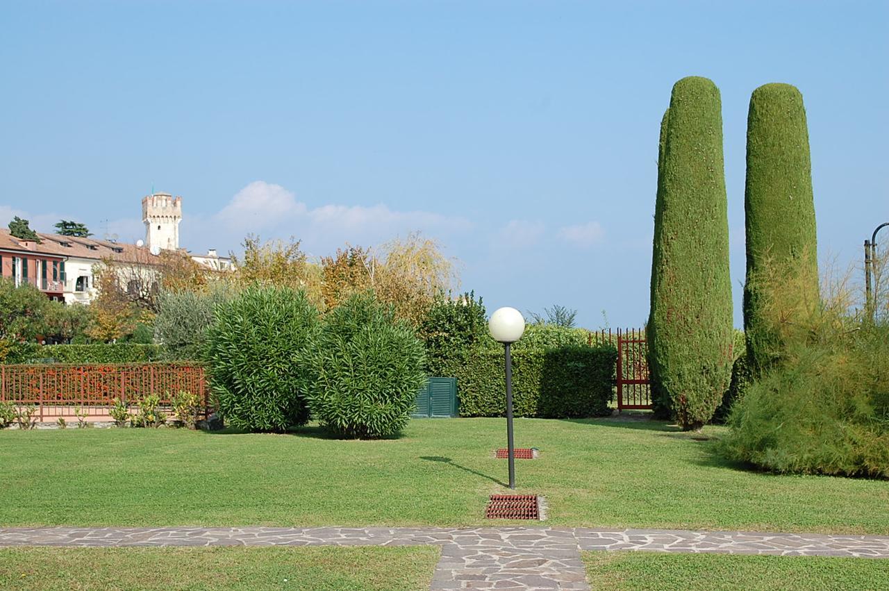 Barcone 1 Apartment Sirmione Bagian luar foto